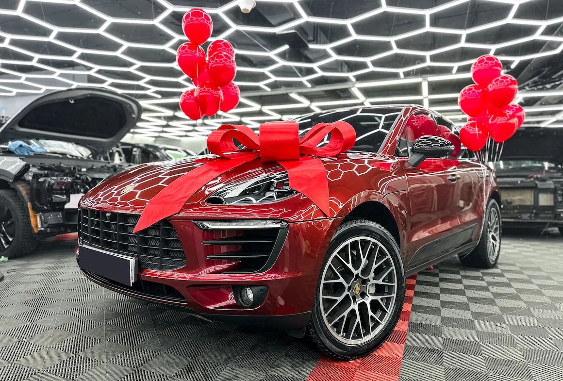 Оклейка Porsche Cayenne в красную пленку: мощь, подчеркнутая цветом — фото 2